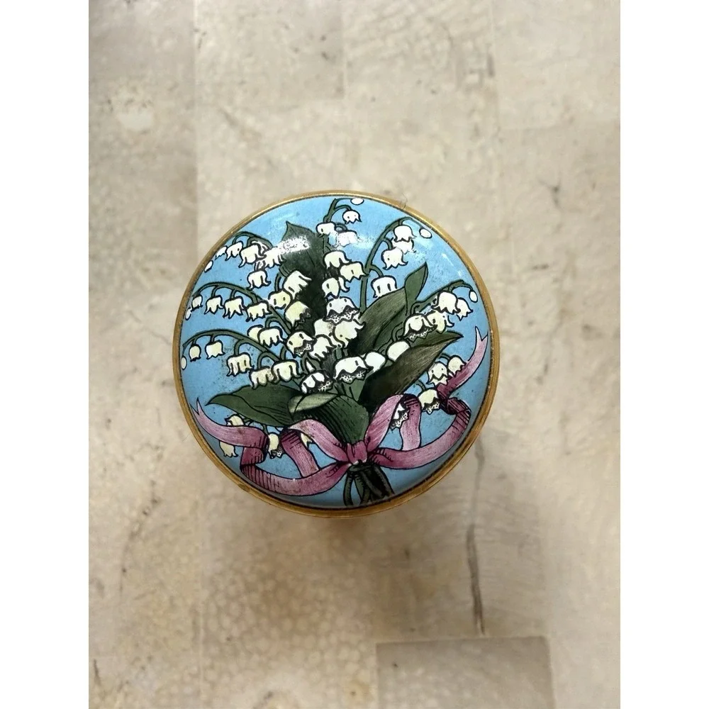 HALCYON DAYS ENAMEL BOX - BOUQUETS OF LILY OF THE VALLEY - FLOWERS - RIBBONS